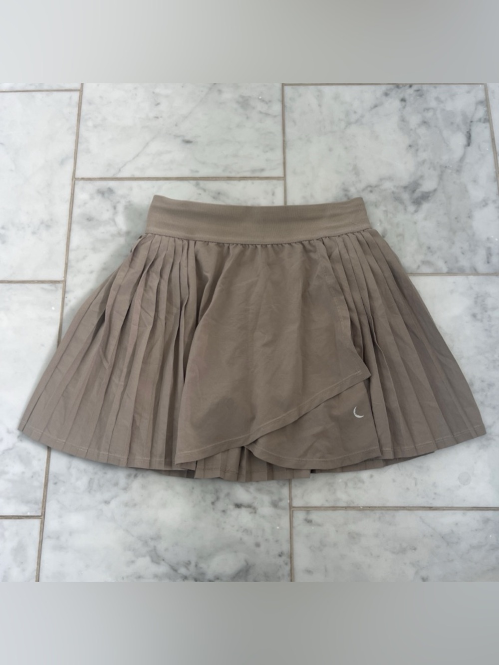 ZYIA Taupe Pleated Mini Skirt with shorts. Size medium fits like small